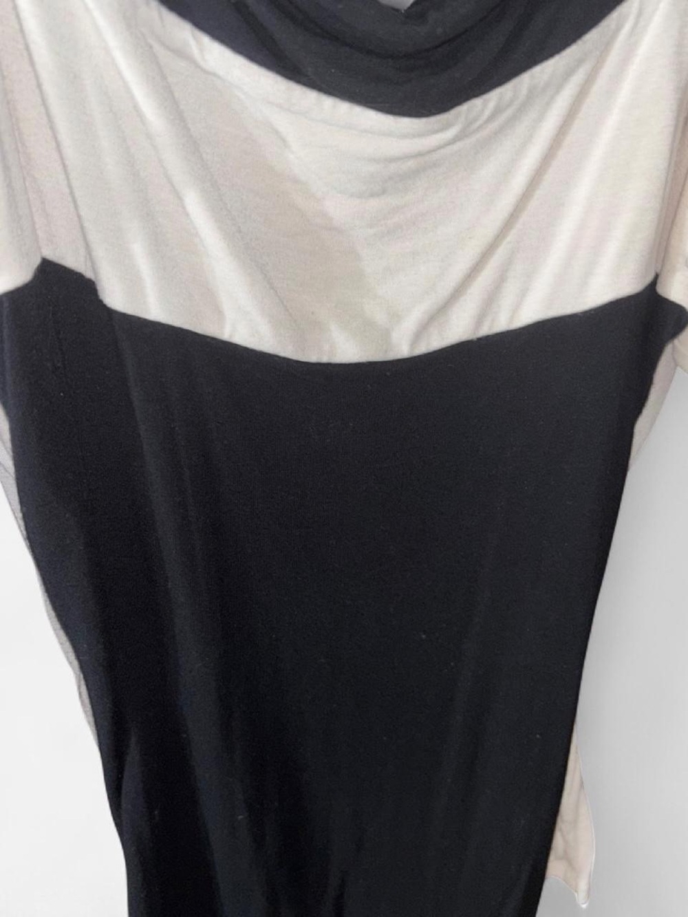VENUS Black and Cream Colorblock Short Sleeve Top